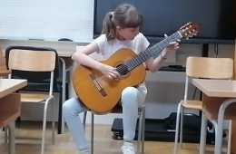 Katja-Tutavac-gitara